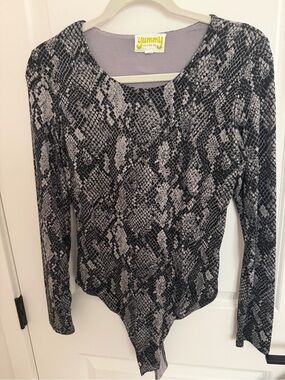 Yummy Snake-Print Long Sleeve Bodysuit in Grey